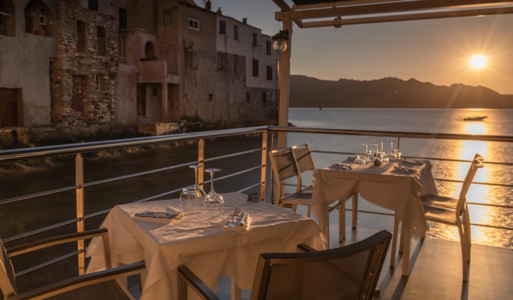 Un pranzo romantico vista mare